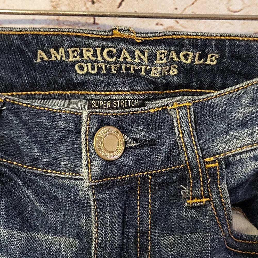 AMERICAN EAGLE OUTFITTERS JEGGING SZ 4 LIKE NEW - Picture 2 of 10